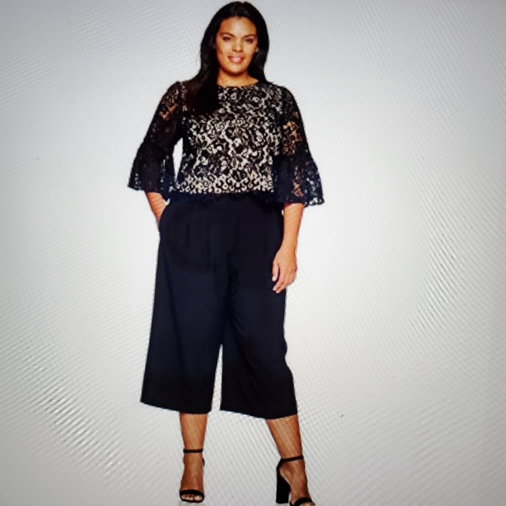 Jessica Howard  Black Lace Top & Crop Pants Set